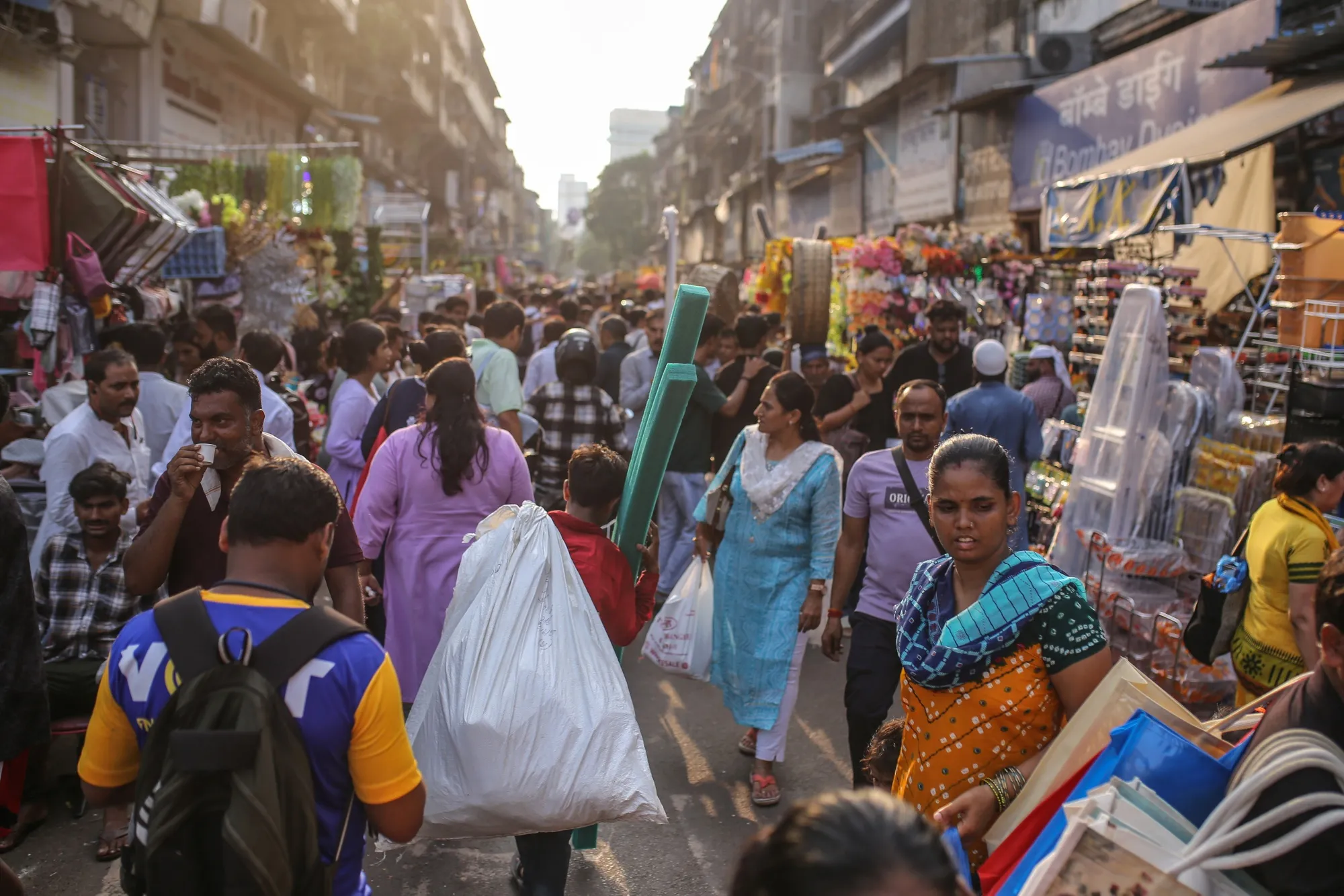 Pedestrians at Zaveri Bazaar&nbsp;in Mumbai, India.