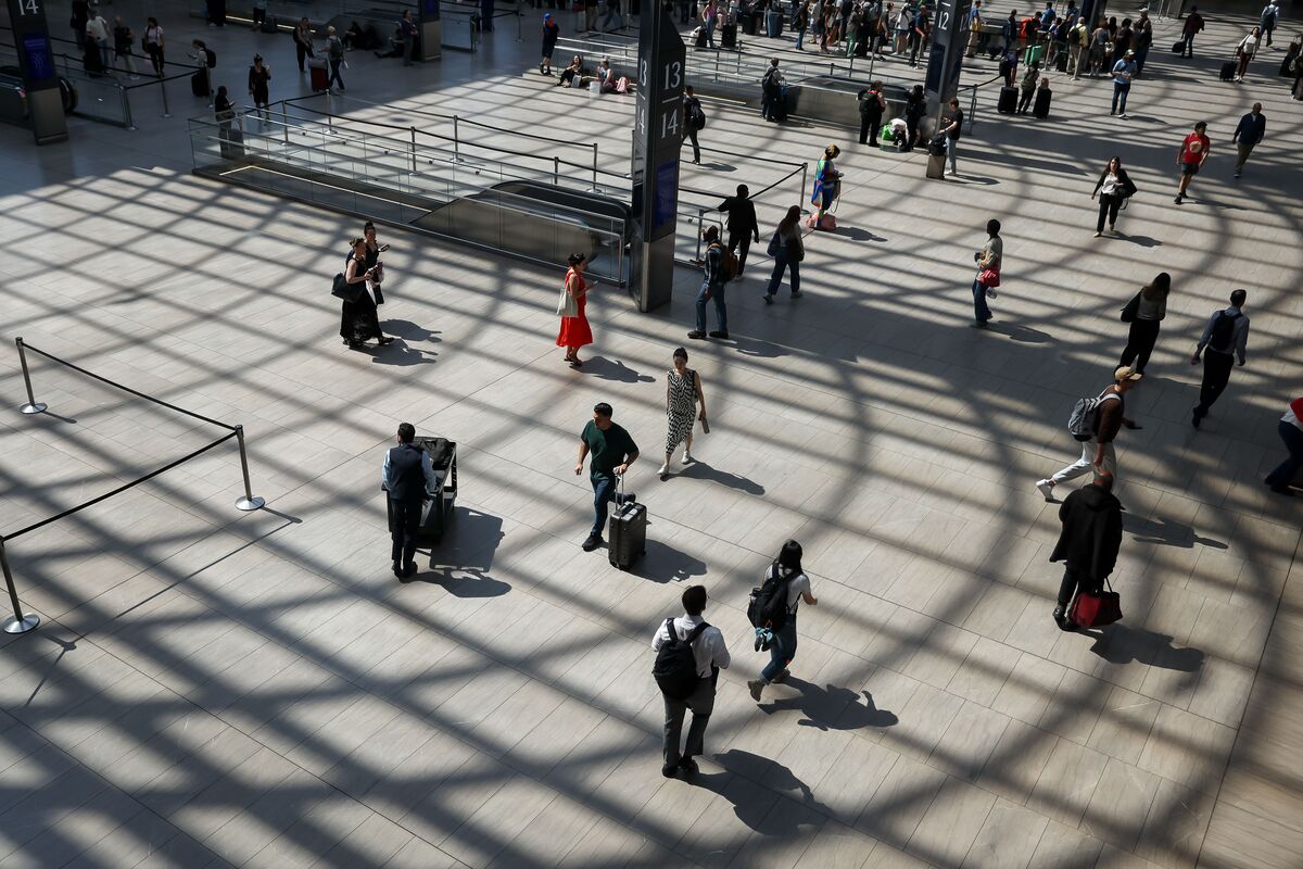 US Tech Workers Are Paying the Price of the AI Boom