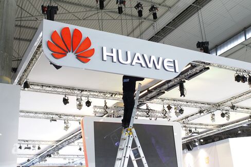 Softbank, Sprint Pledge Not to Use Huawei, U.S. Lawmaker Says
