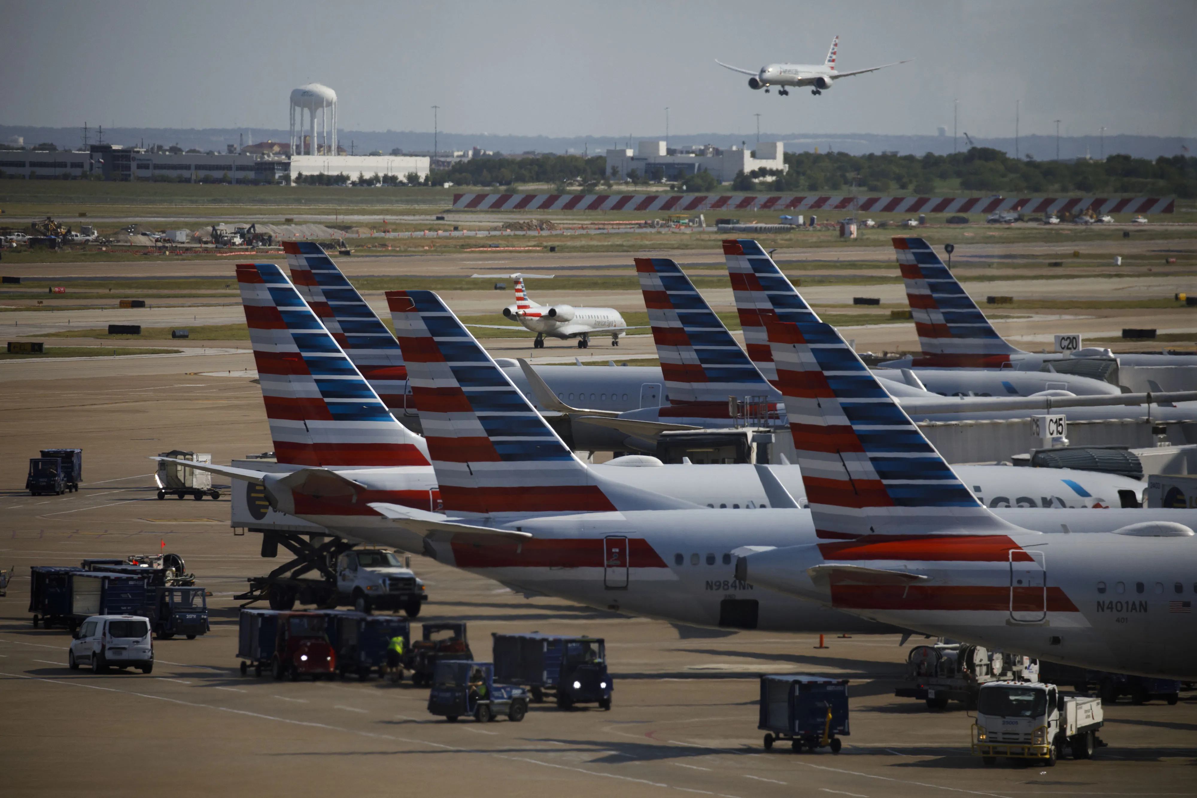 American Airlines planes.