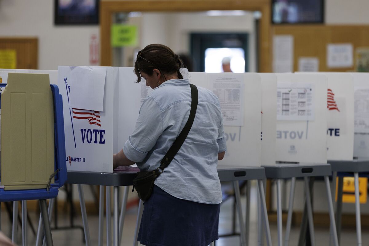 Maine Collins-Jackson Debate Highlights Fight for Senate Control