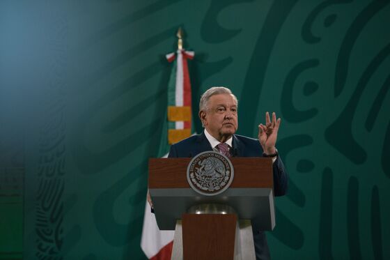 AMLO Denies Banxico Governor a New Term, Wants Social Focus