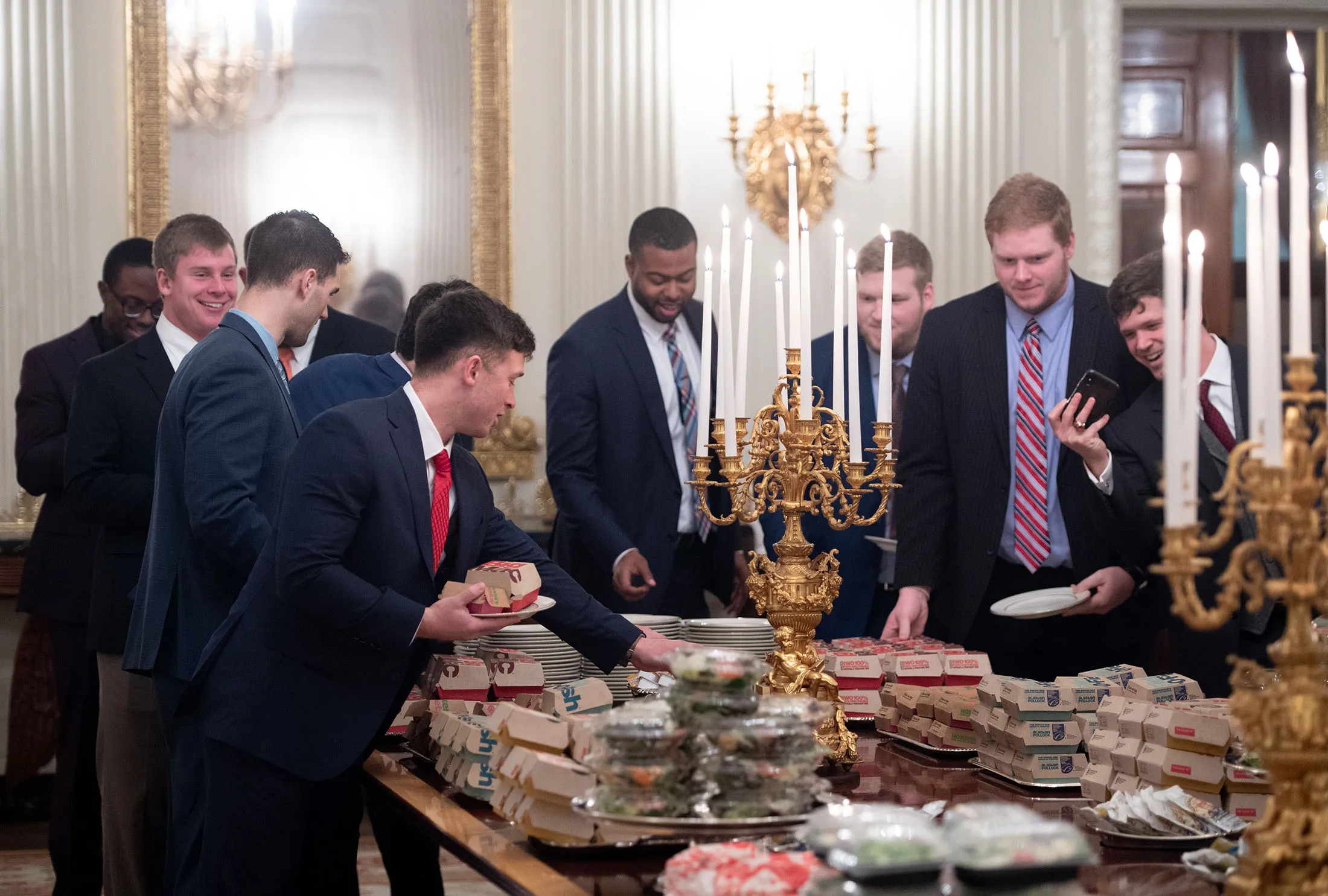 Trump crypto dinner food (41) 사진