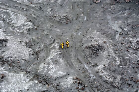 New Zealand Volcano Victims Identified as Search Continues