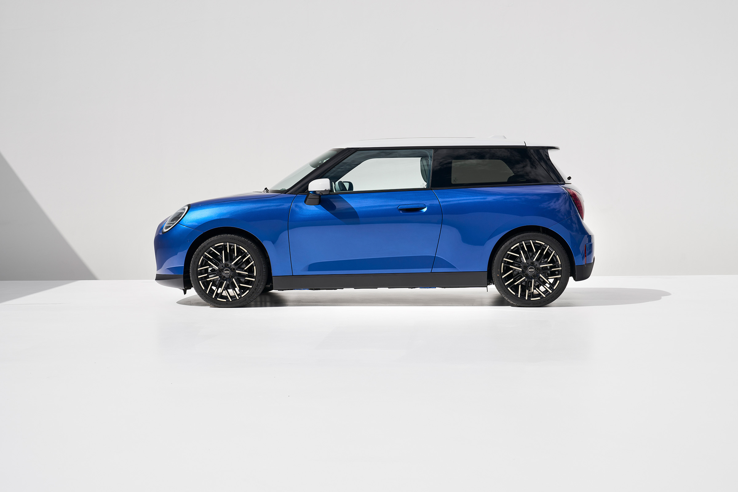 BMW Electric Mini Cooper Platform Gets Help From China Partner - Bloomberg