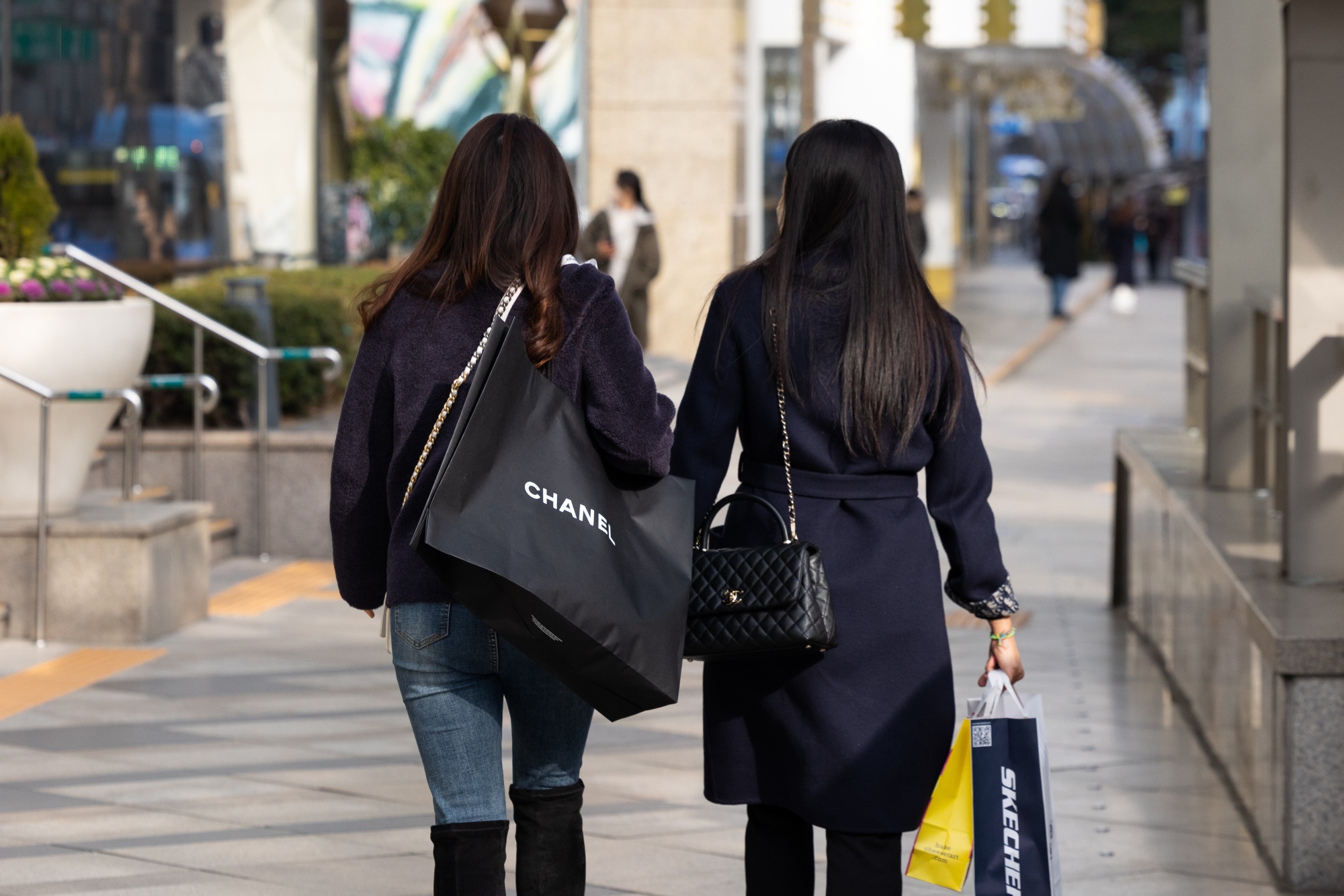 Prada (Shopping) Bags for Sale in Korea - WSJ