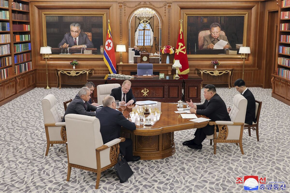 🟪"Kim Jong Un Rinnova il Sostegno a Putin: Un'Alleanza che Sfida le Sanzioni e Preoccupa la Sicurezza Regionale"