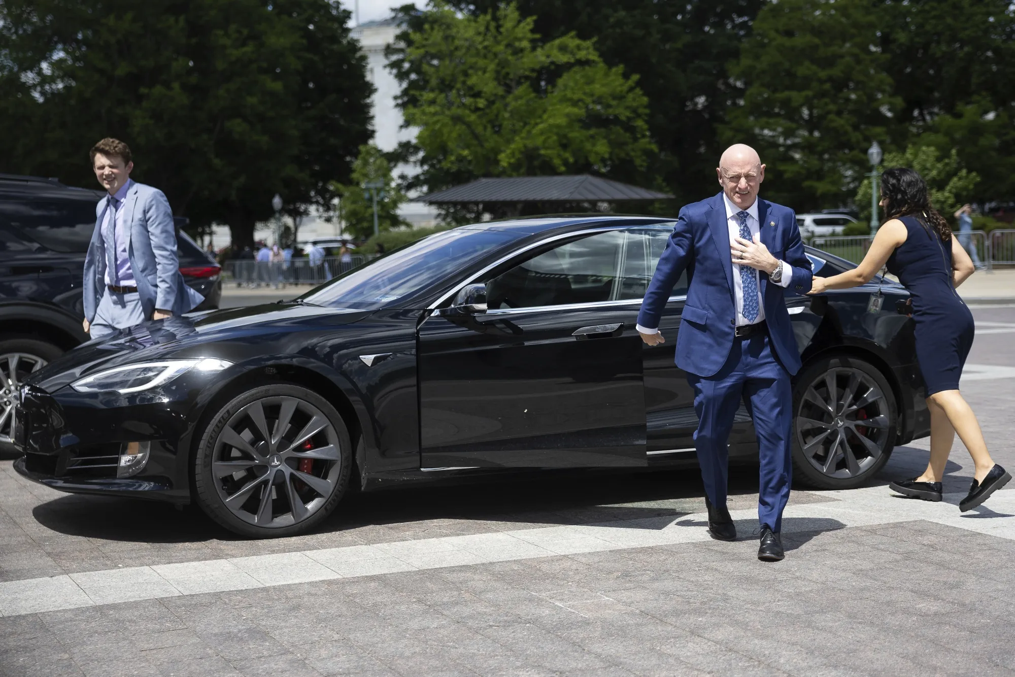 ハリス氏伴走者の有力候補、ケリー氏の魅力とは－百戦錬磨のタフガイ - Bloomberg