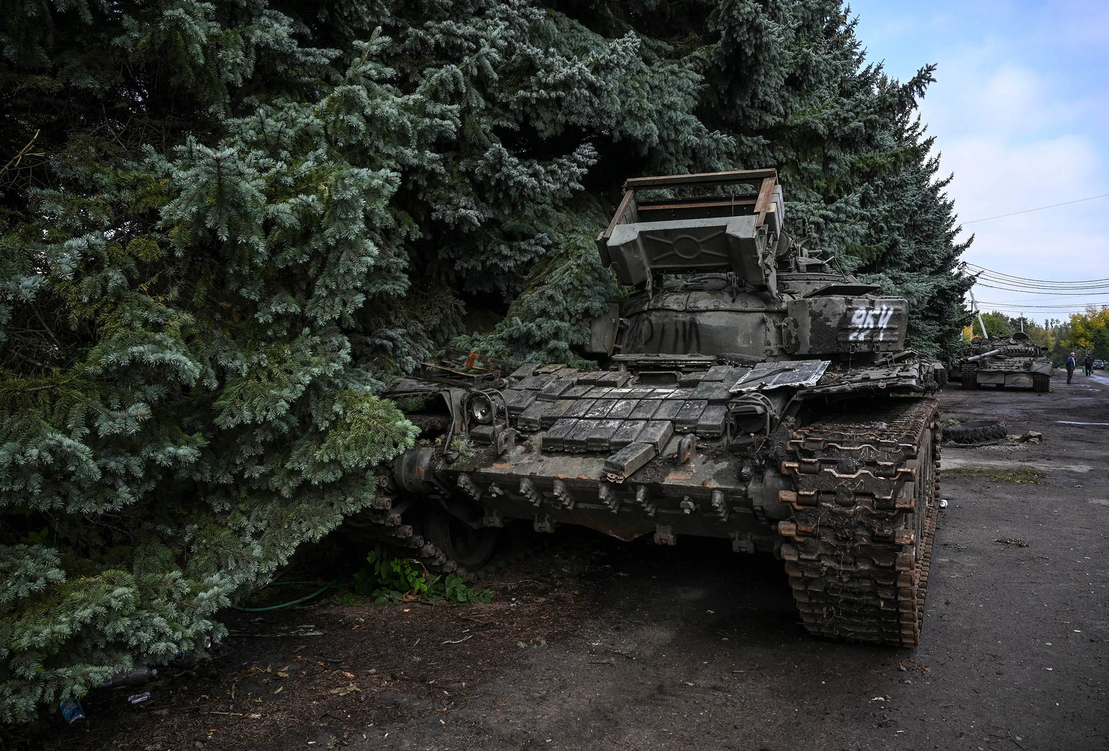 An abandoned tank in Kramatorsk, 42km south of Lyman, Ukraine, on Sept. 29.