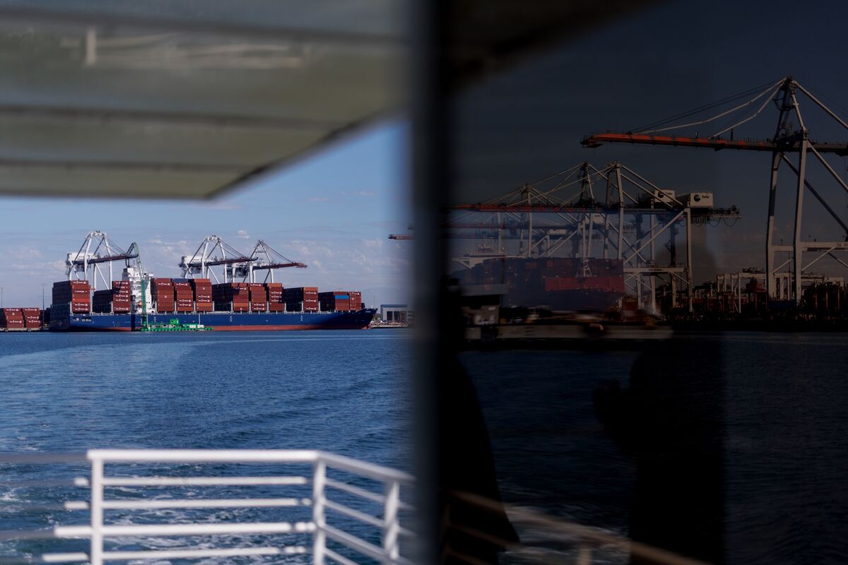 US Plans Two-Month Extension to Shipping-Fee Truce With China