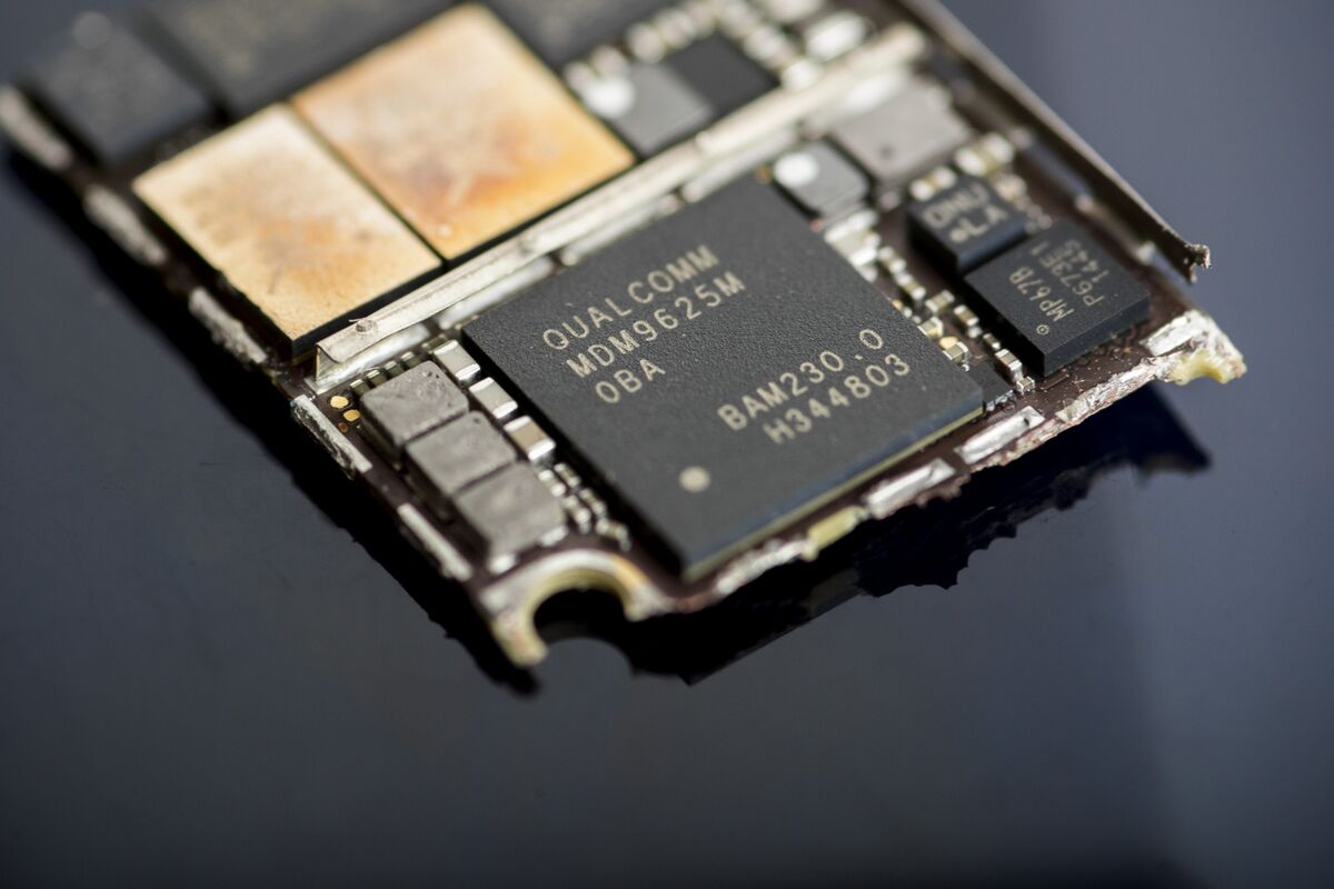 Qualcomm Gives Upbeat Sales Outlook in Positive Sign for Phones