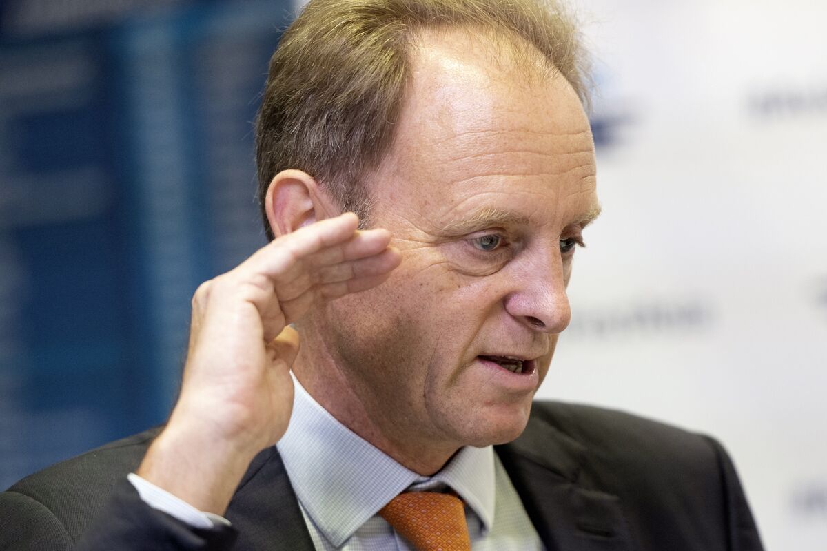 bloomberg.com - Danny Lee - Philippine Airlines Chief Says Nation May Need to Ration Fuel