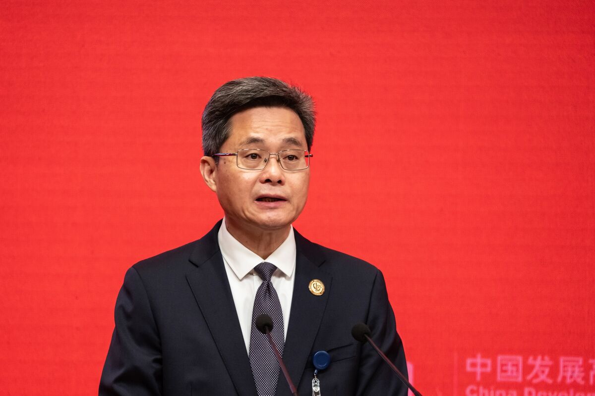 China’s Lan Laments Decline of Aid in Speech to Development Bank