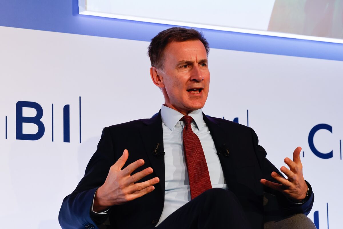 Hunt to Make UK Investment Tax Break Permanent in Growth Push