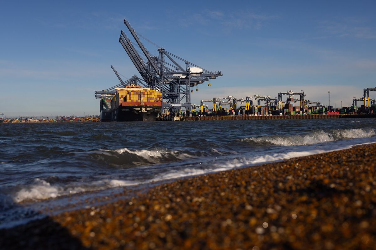 ⚫️ BLOOMBERG: Ripresa del settore manifatturiero cinese mentre le fabbriche statunitensi affrontano difficoltà