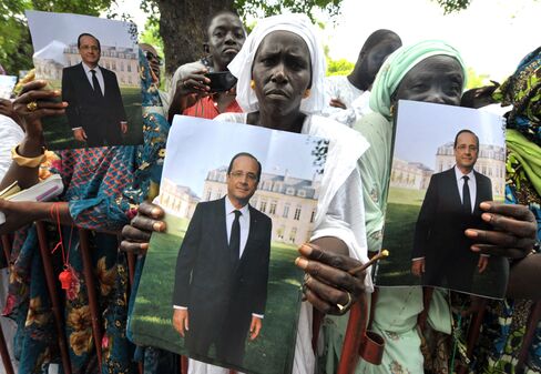 Islamists in Mali Targeted as Hollande Pushes Intervention