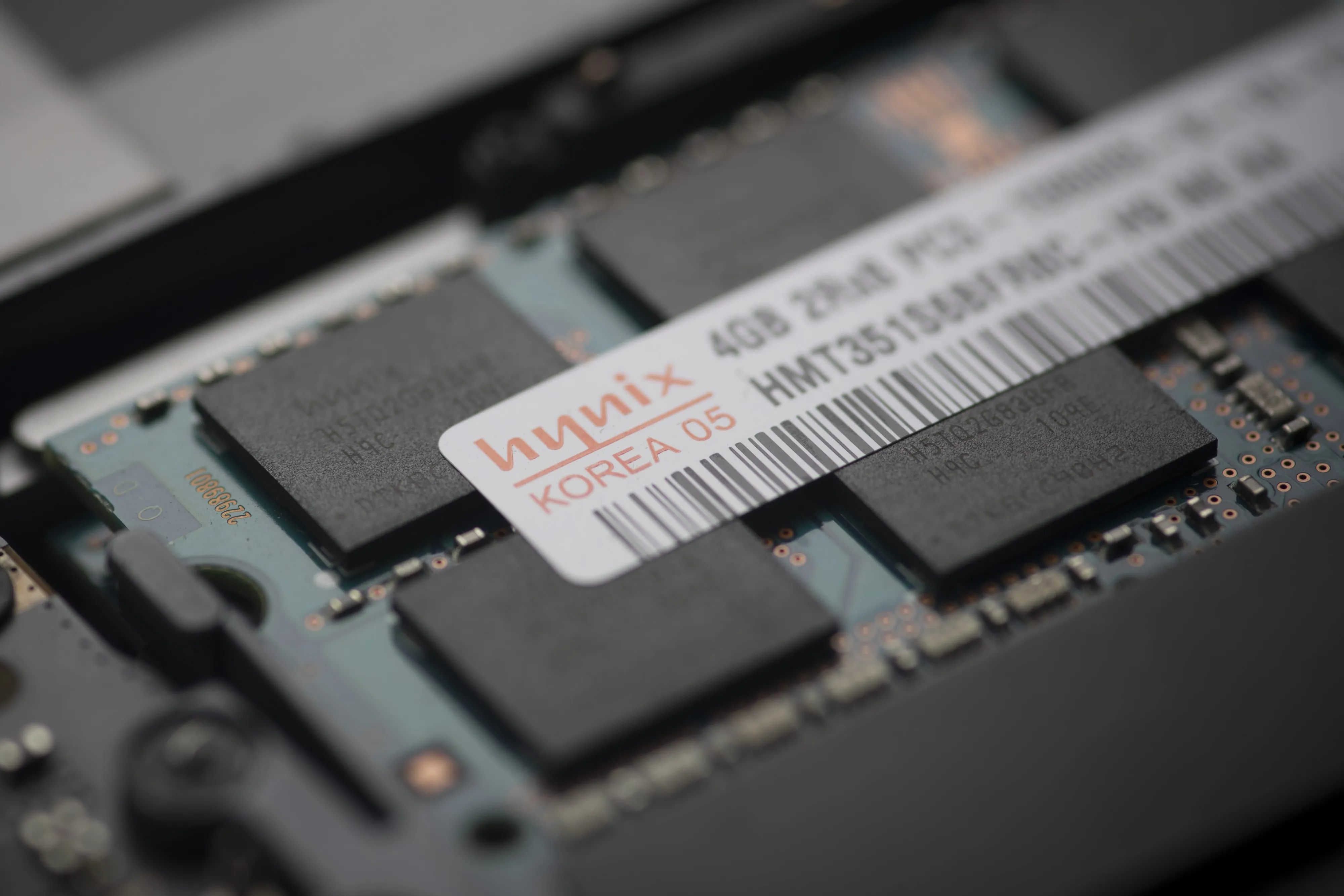 Inside a Macbook Pro Ahead of Apple Inc. Earnings