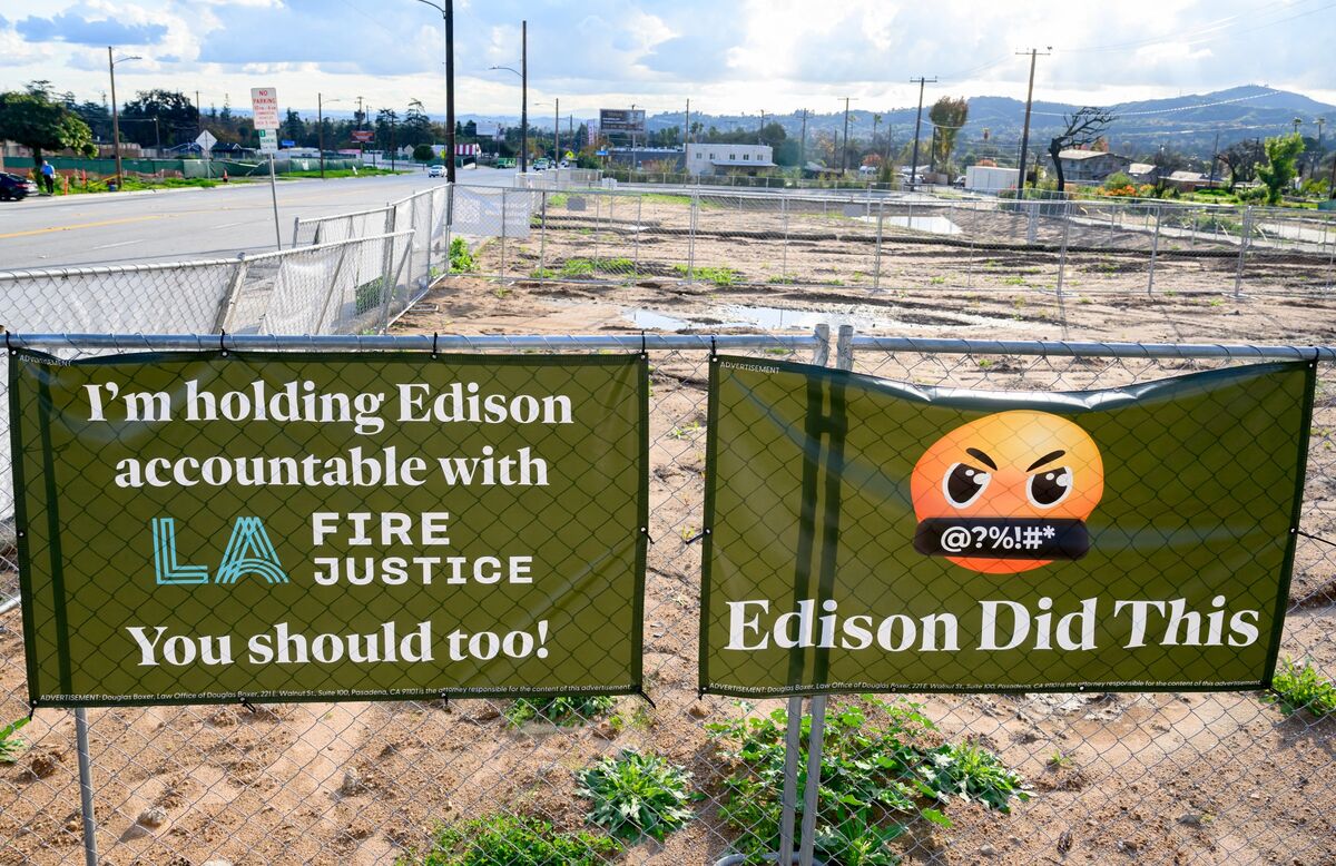 PG&E, Edison Bond Spreads Widen on Wildfire Liability Fears