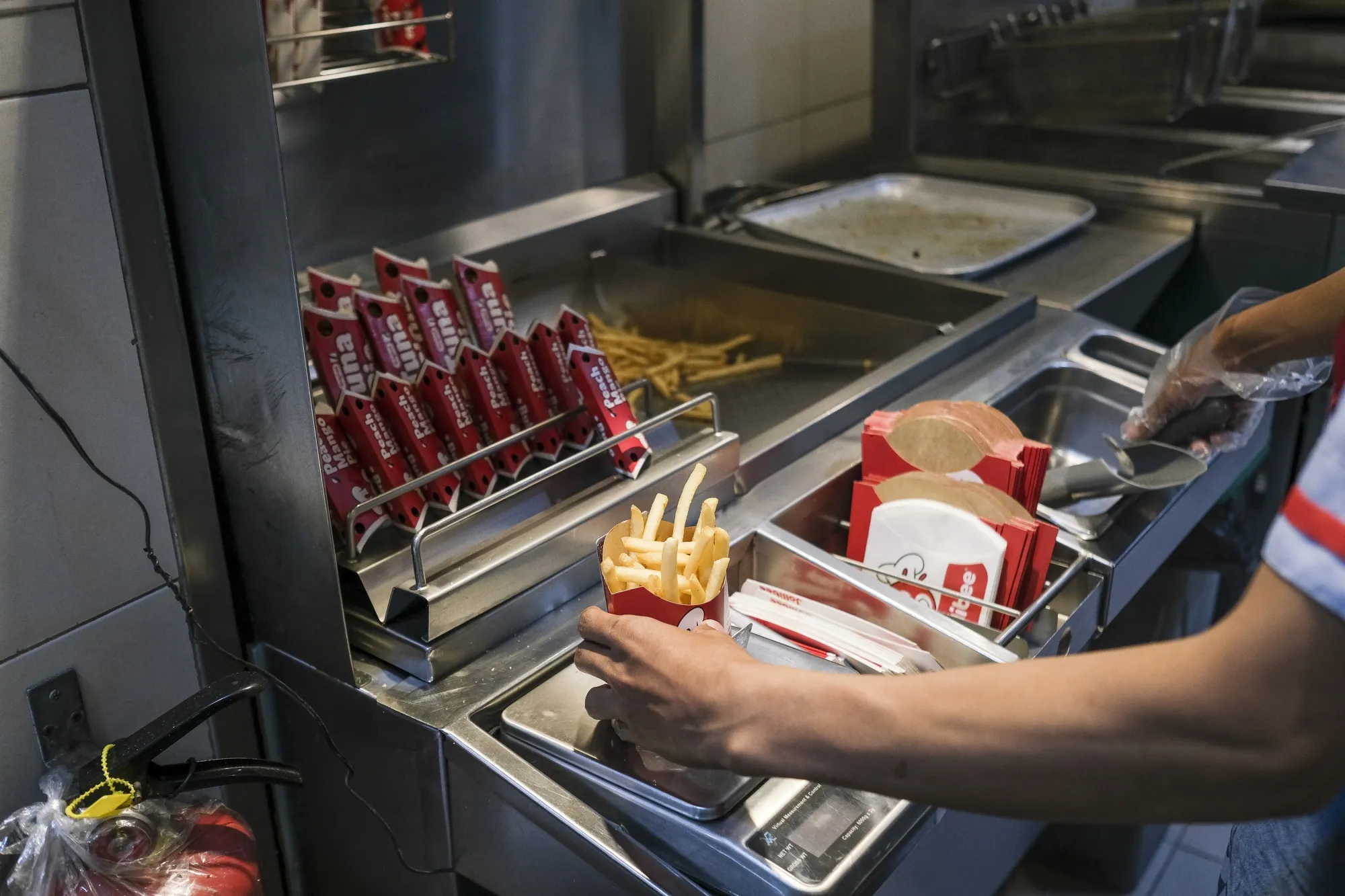 Jollibee Eyes 450 New, Mostly Overseas Stores as It Sees Rebound