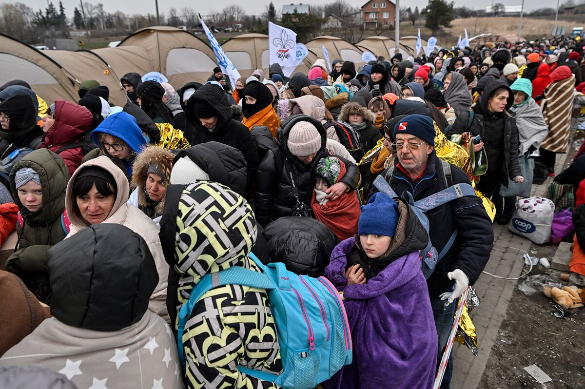Ukraine Refugees 2022: Poland Rolls Out $1.7 Billion of Aid - Bloomberg