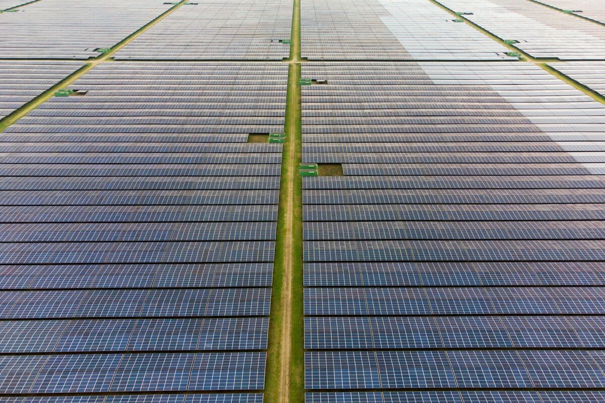 🟪"Il Prezzo dell'Energia Elettrica in Francia Scende Sotto Zero: L'Influenza della Produzione Solare"