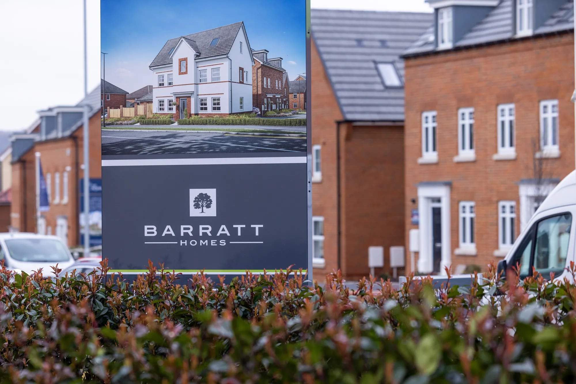 Barratt Shares Dip as Redrow Deal Raises Local Competition Concern -  Bloomberg