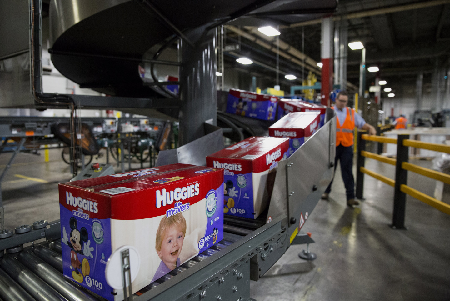 Kimberly-Clark Ends Huggies Diaper Ad Claims After Pampers Complaint (KMB,  PG) - Bloomberg