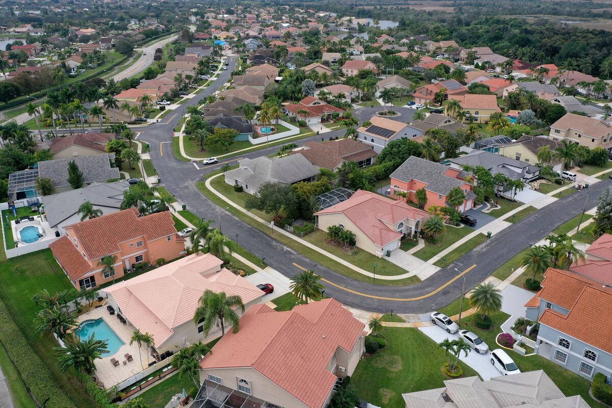 Chinese Citizens Sue Florida Over Ban That They Won’t Let Them Buy Homes in State