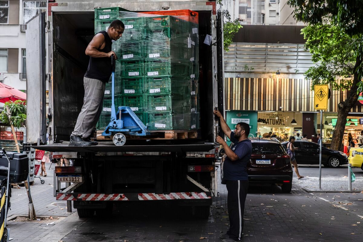 Brazil Job Creation Undershoots All Analyst Forecasts in April