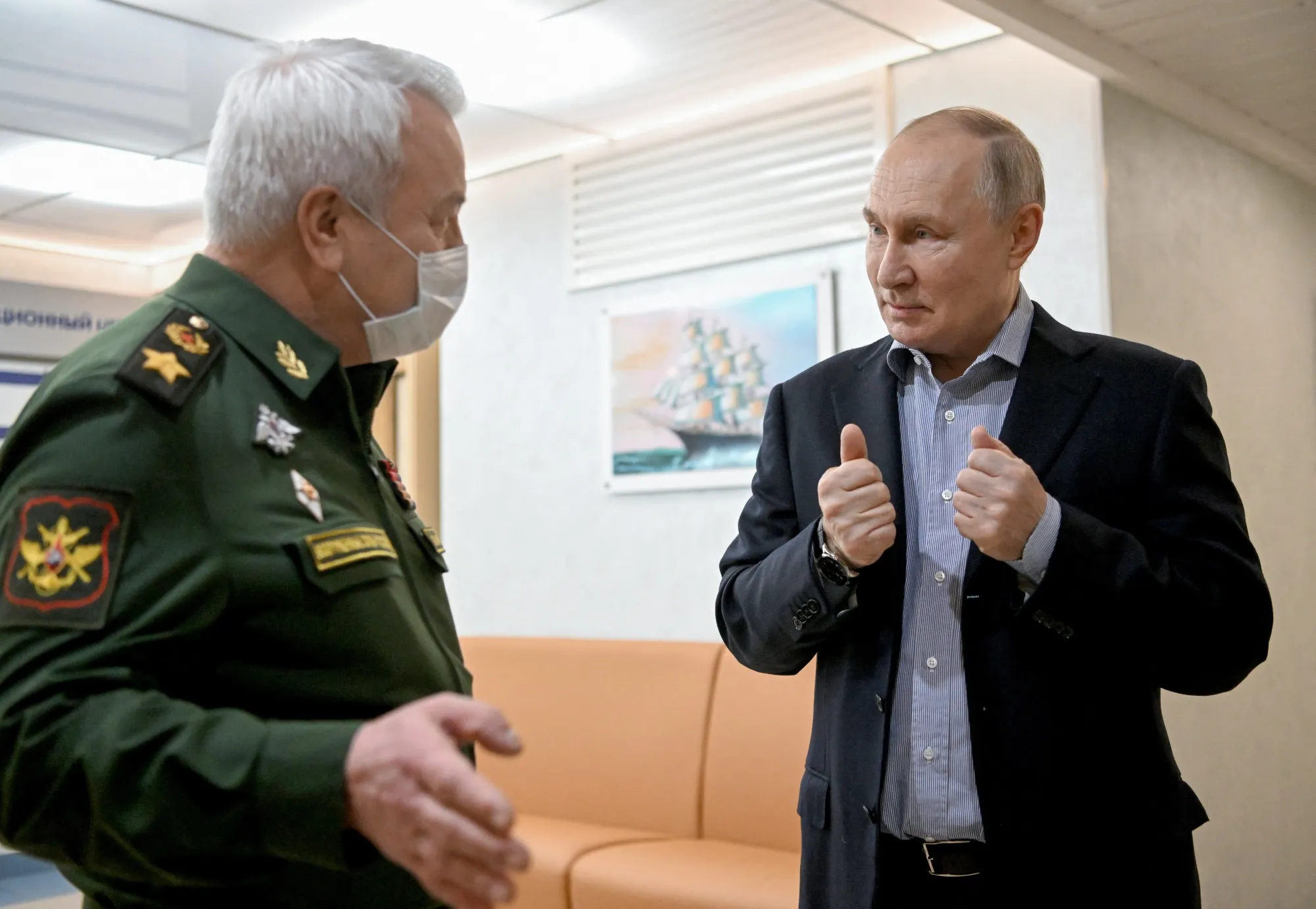 Vladimir Putin visits the Central Vishnevsky Military Clinic in Moscow on Jan. 1.