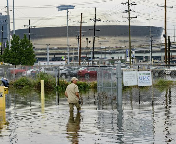New Orleans Faces Threat of Two-Sided Flood as Storm Bears Down