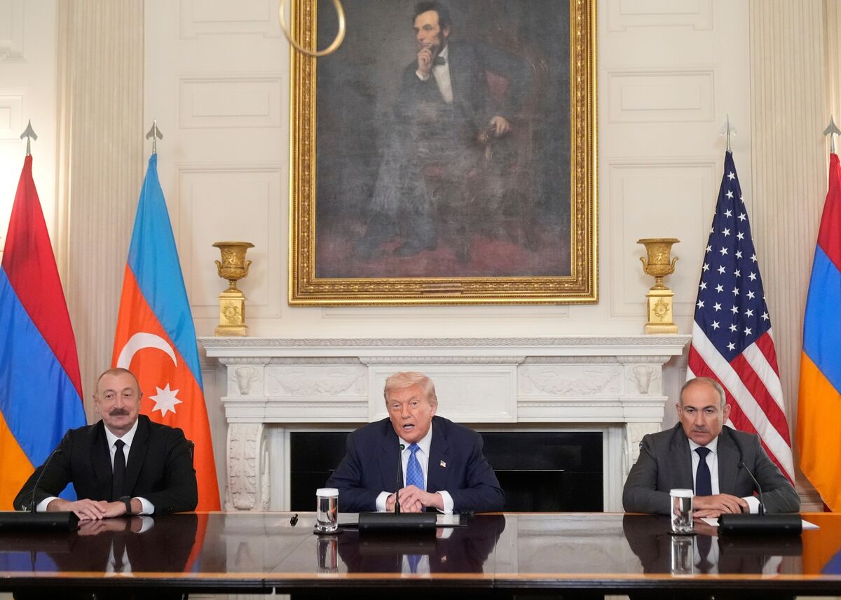Armenia Summits Show Europe’s Caucasus Rivalry With Trump, Putin