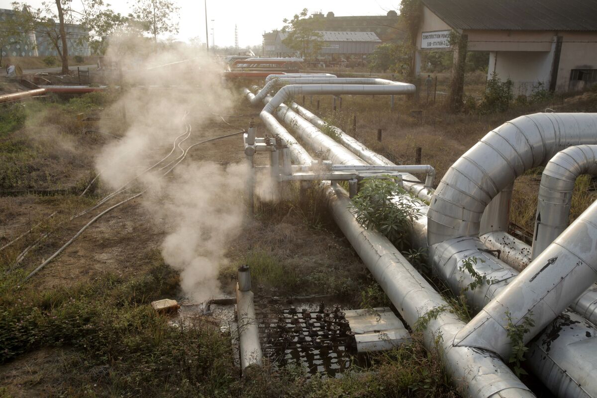 Flagship Russian Oil Sinks in China After India Buyers Pull Back.