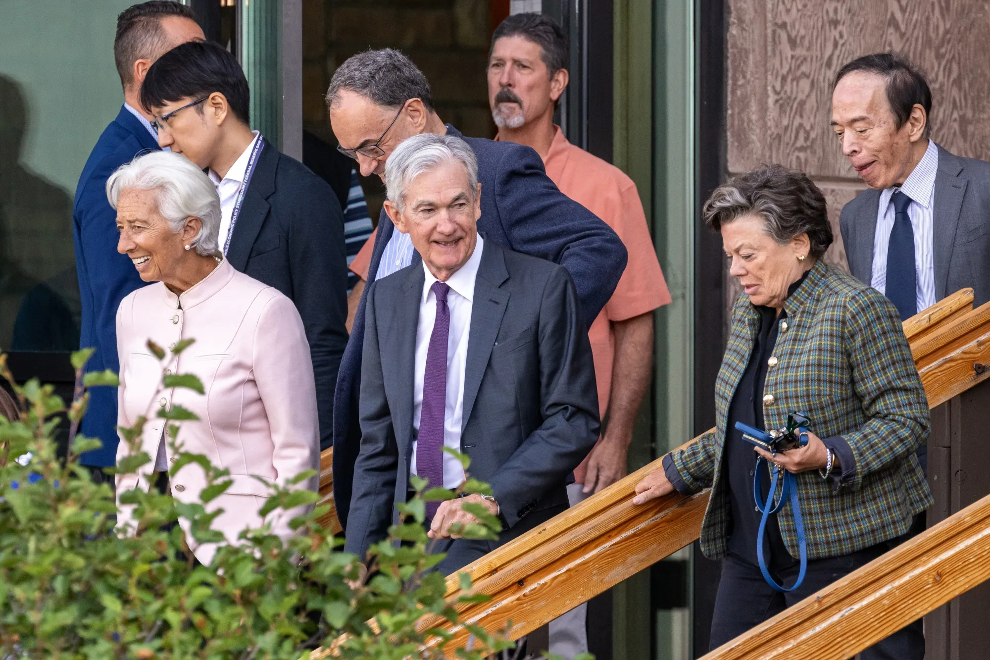 Should Financial Rescues Be Left to an Elite Club? - Bloomberg