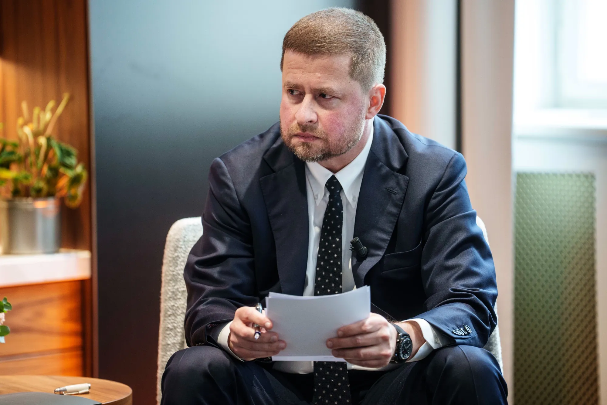 Czech Central Bank Governor Michl Touts Benefits of Koruna Over Euro  Adoption - Bloomberg