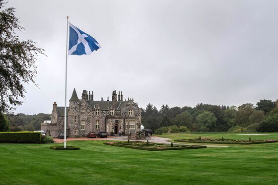 Trump’s Scottish Golf Course Loses More Money and Warns About Brexit