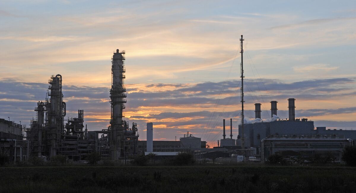 Chemicals Giant Ineos Cuts Jobs at UK Plant on Hit From Imports
