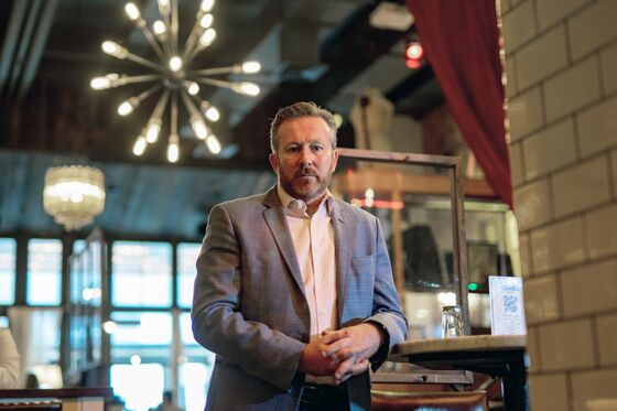 Manhattan Restaurant Jobs Go Begging, Hobbling Industry Comeback