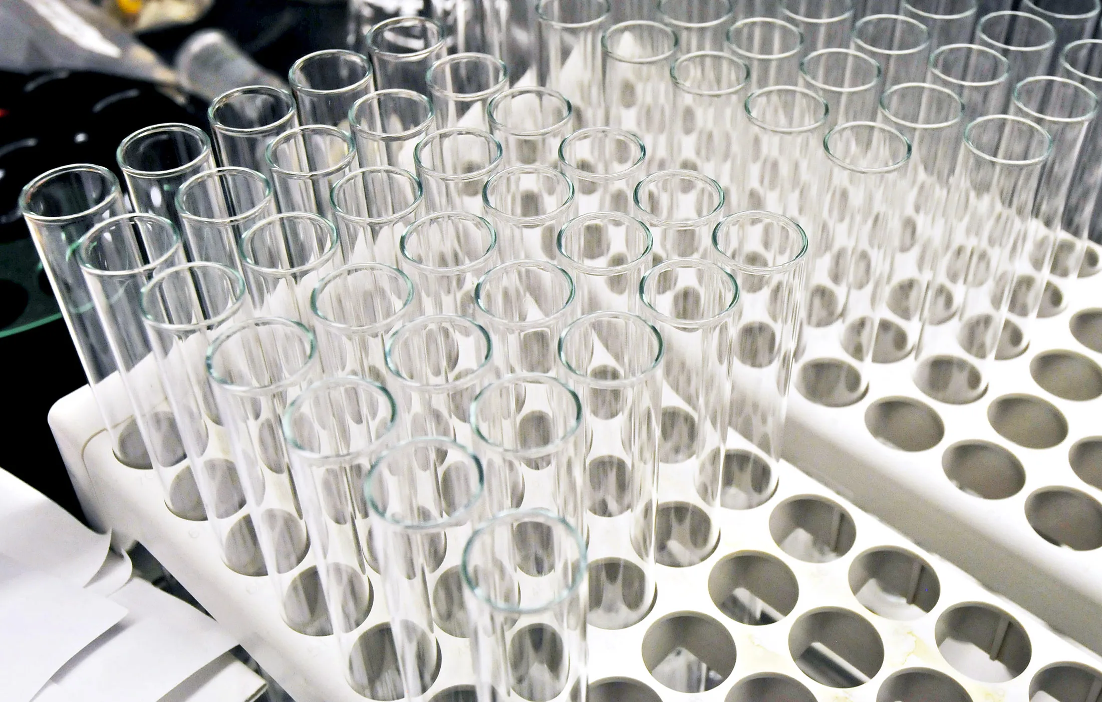 1501497027_test-tubes