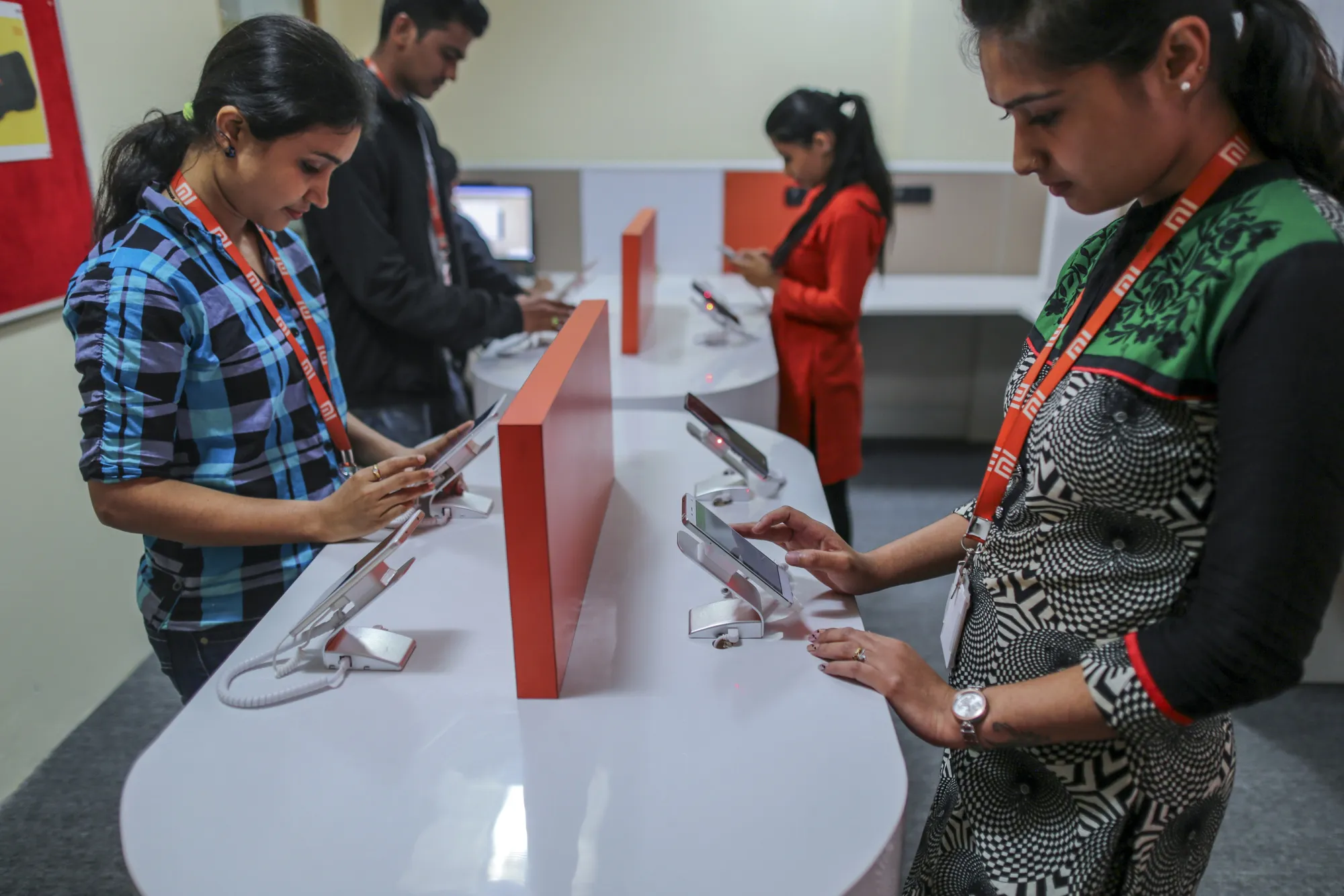 Xiaomi&nbsp;lost top spot in India to Samsung despite selling cheaper phones.