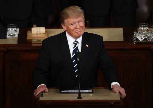議会演説するトランプ大統領