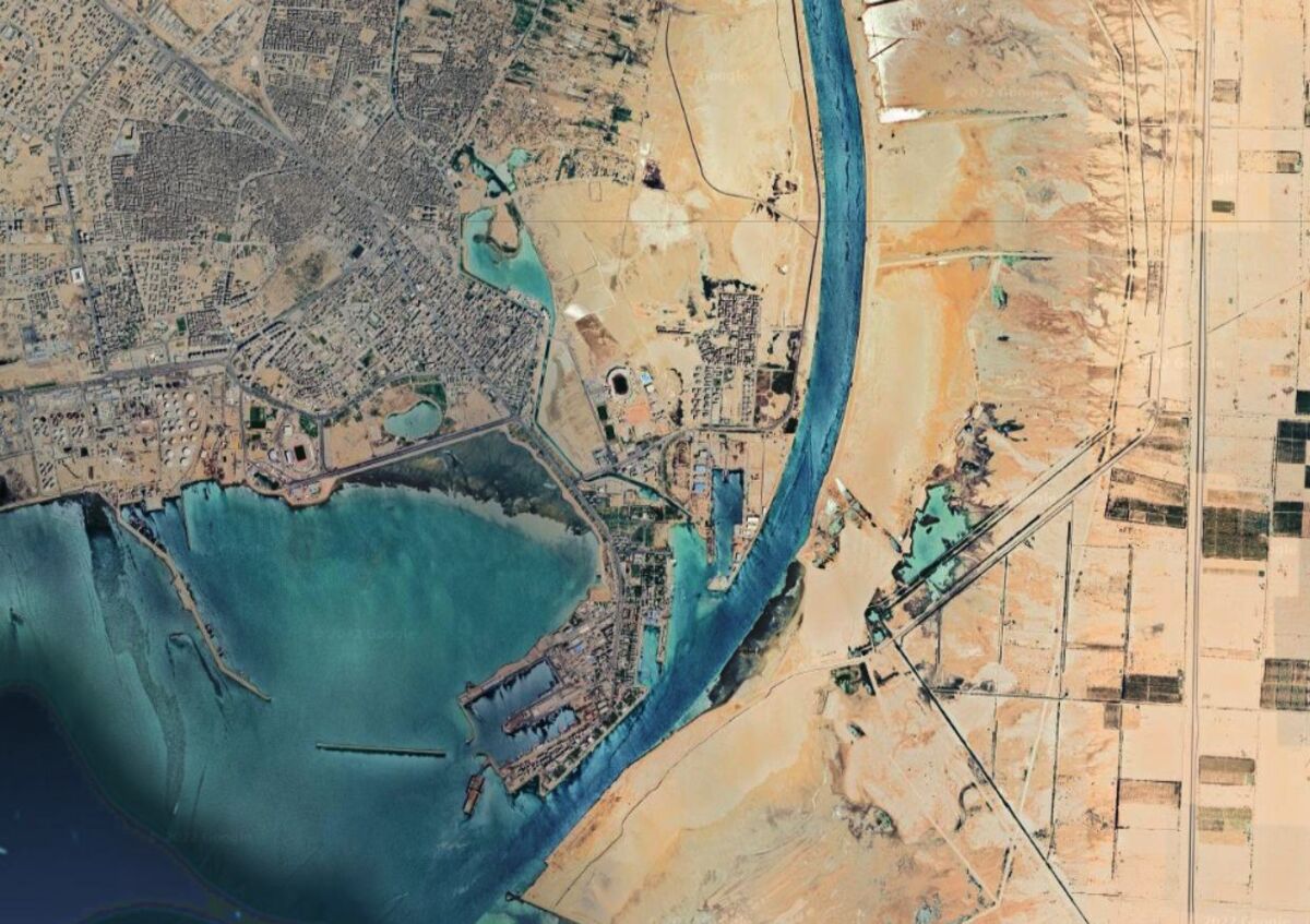 Cashstrapped Egypt Hikes Suez Canal Transit Fees for Ships Bloomberg