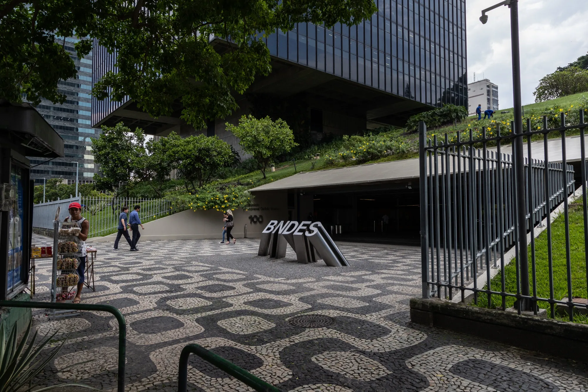 Brazil Plans to Boost Cheap Credit to Help Industrial Sector - Bloomberg