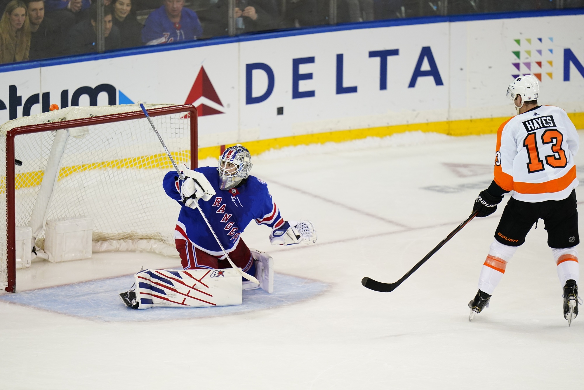 Five Stars score in 1st regulation win, 5-2 over Flyers