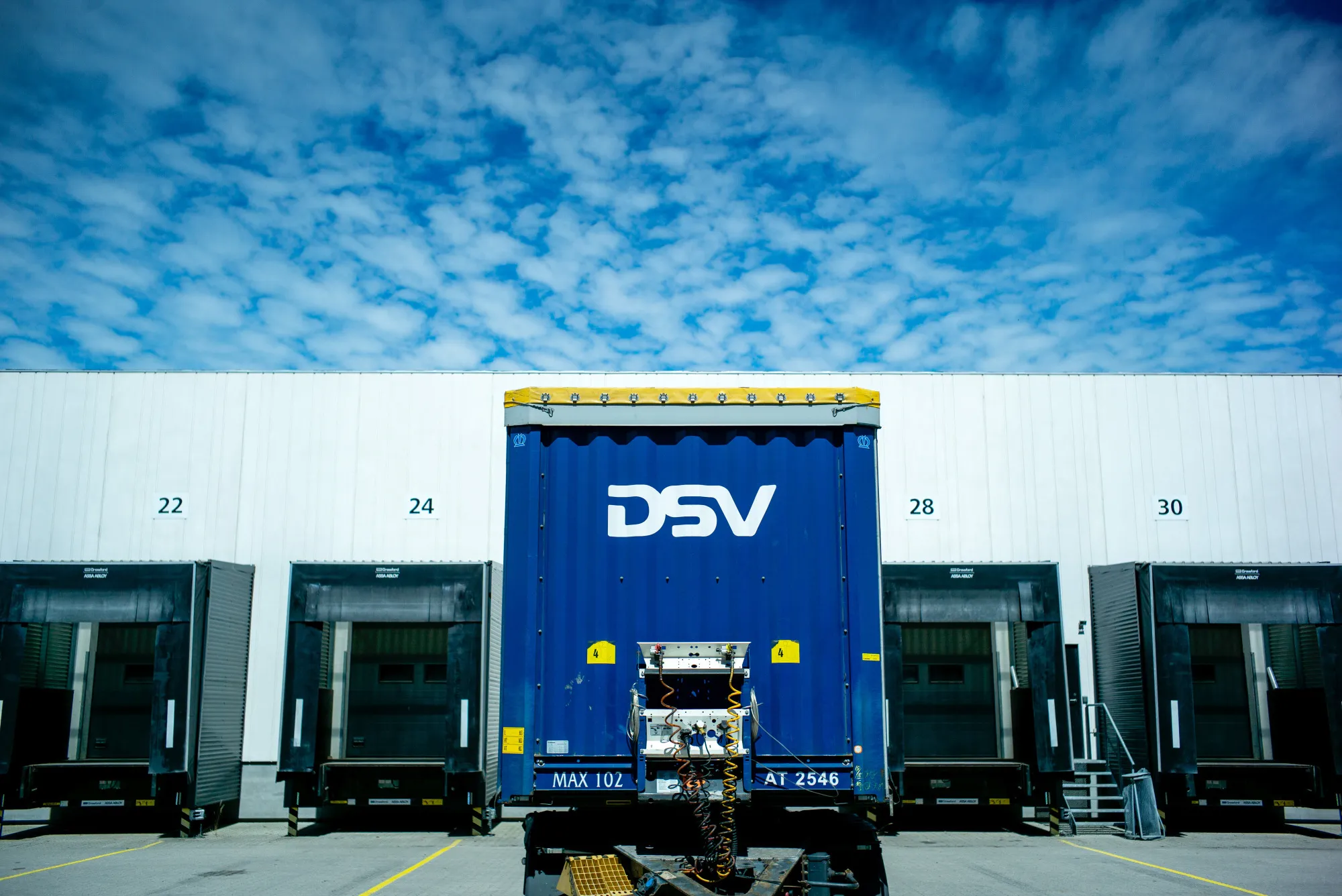 DSV Omits Share Buyback and Says It's `Actively' Chasing M&A (2)