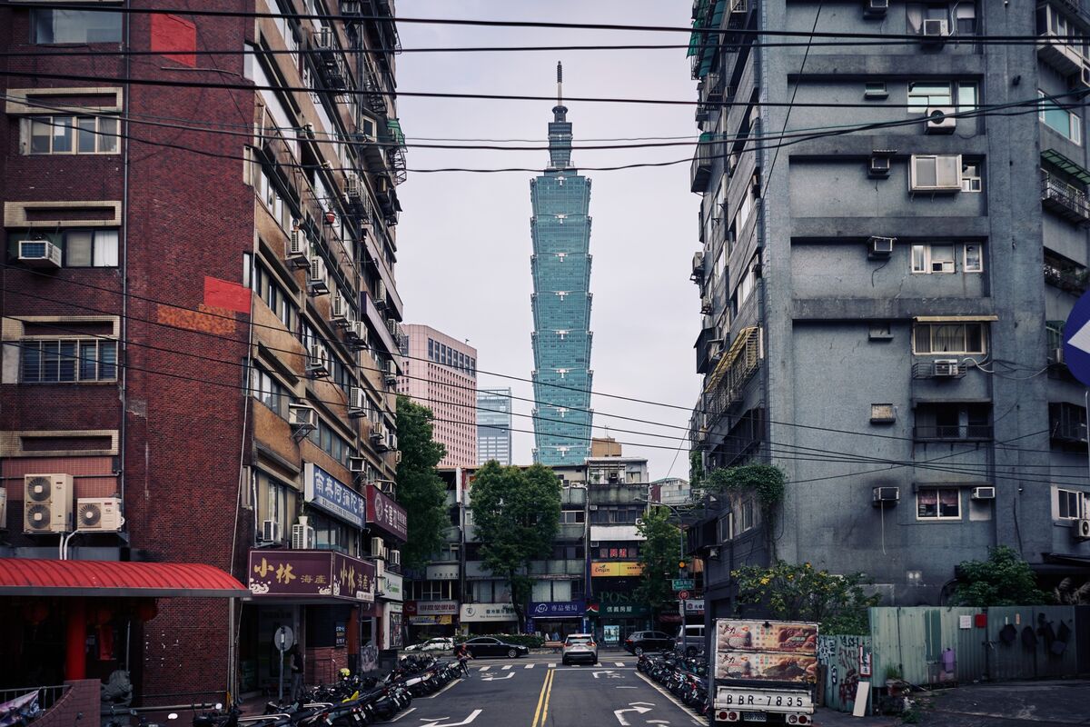 bloomberg.com - Betty Hou - Unravelling Hedge Fund Trade Derails Boom in Taiwan Convertibles