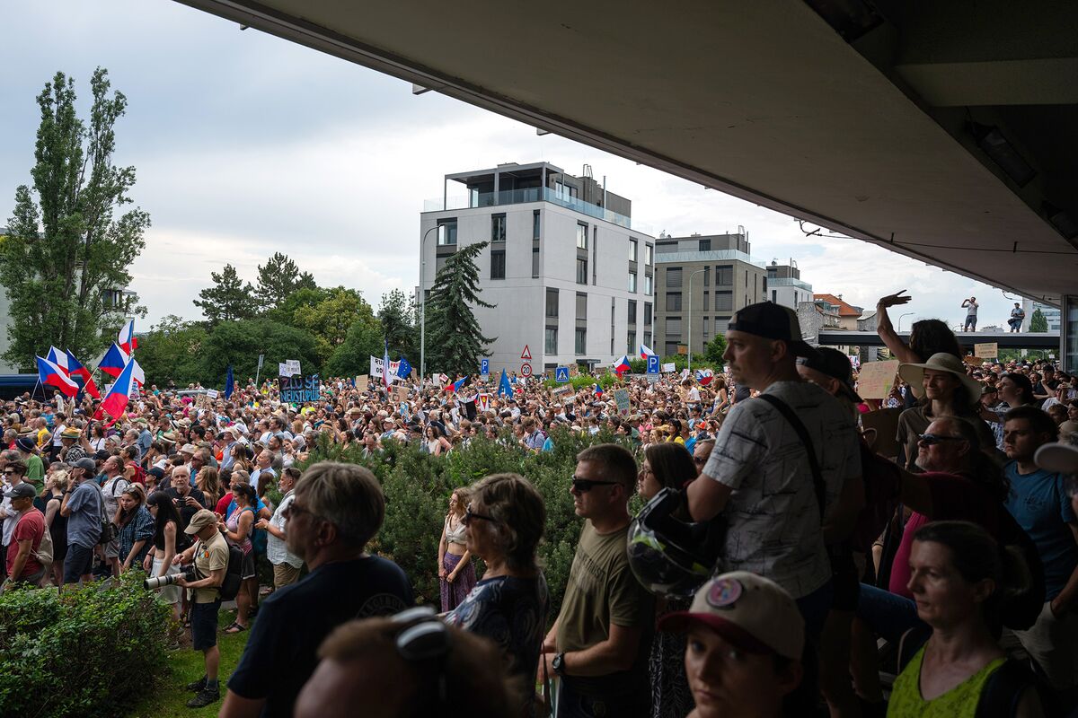 Czech Government Approves Shift of Public Broadcasters to State Budget Funding Starting 2027