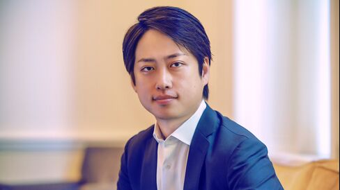 Keima Ueno sorted the results of a Harvard Business School survey to discover that only one Baker Scholar in 2015's graduating class signaled interest in joining an investment bank.