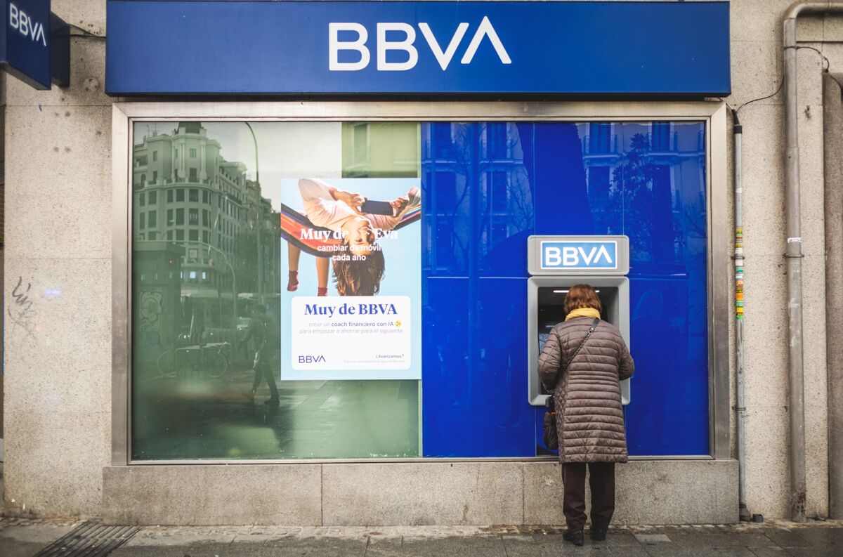 
                            BBVA Plans to Start Japan Brokerage in First for Spanish Bank