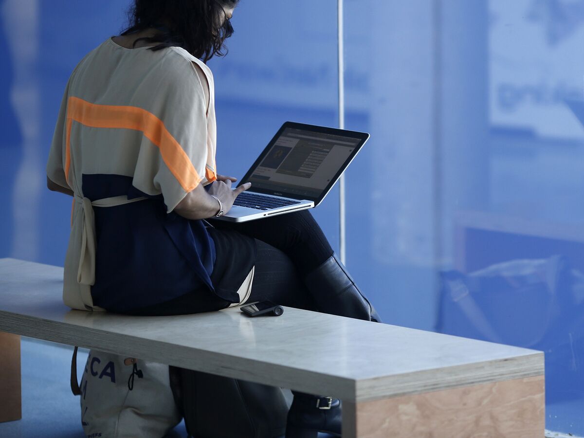 tech-workers-say-salaries-have-not-kept-pace-with-inflation-bloomberg